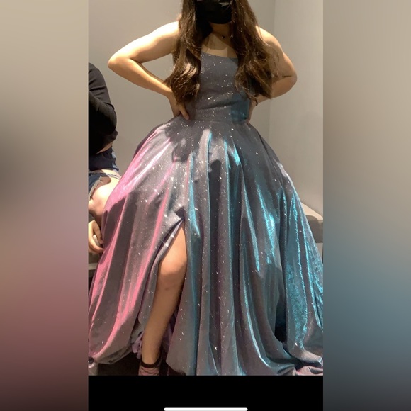 David’s Bridal iridescent ball gown with lace-up back - Picture 2 of 5